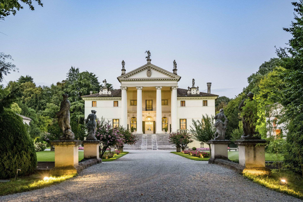 villa_min.jpg villa_min.jpg